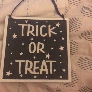 a Halloween sign for your door